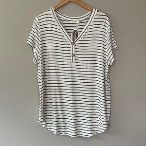 BOMBOM V-Neck Stripe Tee Sz XL‎ NWT (Boutique)